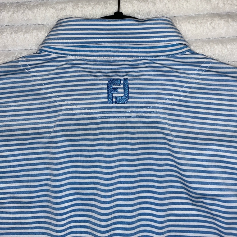 FootJoy FJ Men's Blue and White Striped 3 Button Golf Polo Shirt Size M - Picture 2 of 9